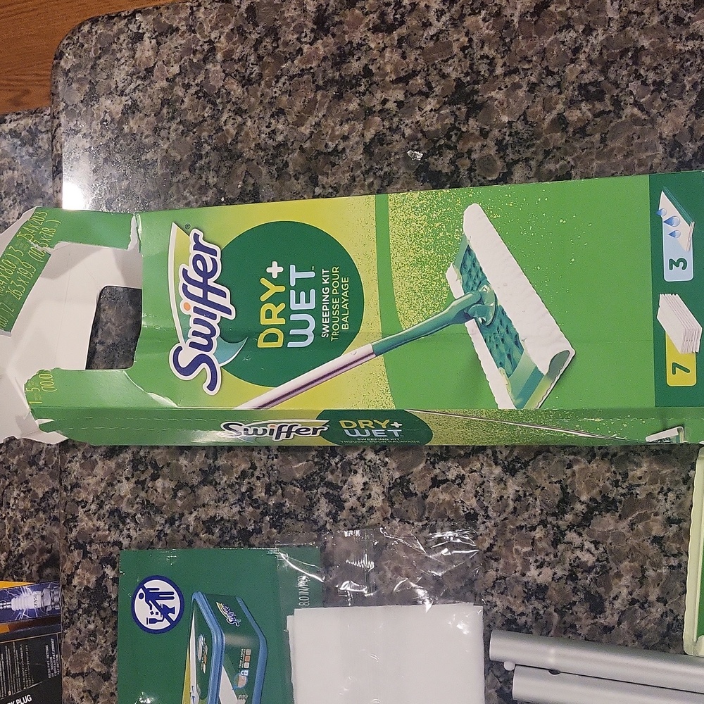 Swifter Dry & Wet Sweeping Kit new 7 dry sheets and 3 wet sheets with swifer new